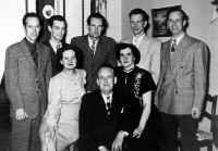 family1950a.jpg (103218 bytes)