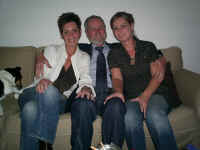 Henk Dolmans with his 2 Daughters Mirelle (left) and Nancy (right).JPG (100437 bytes)